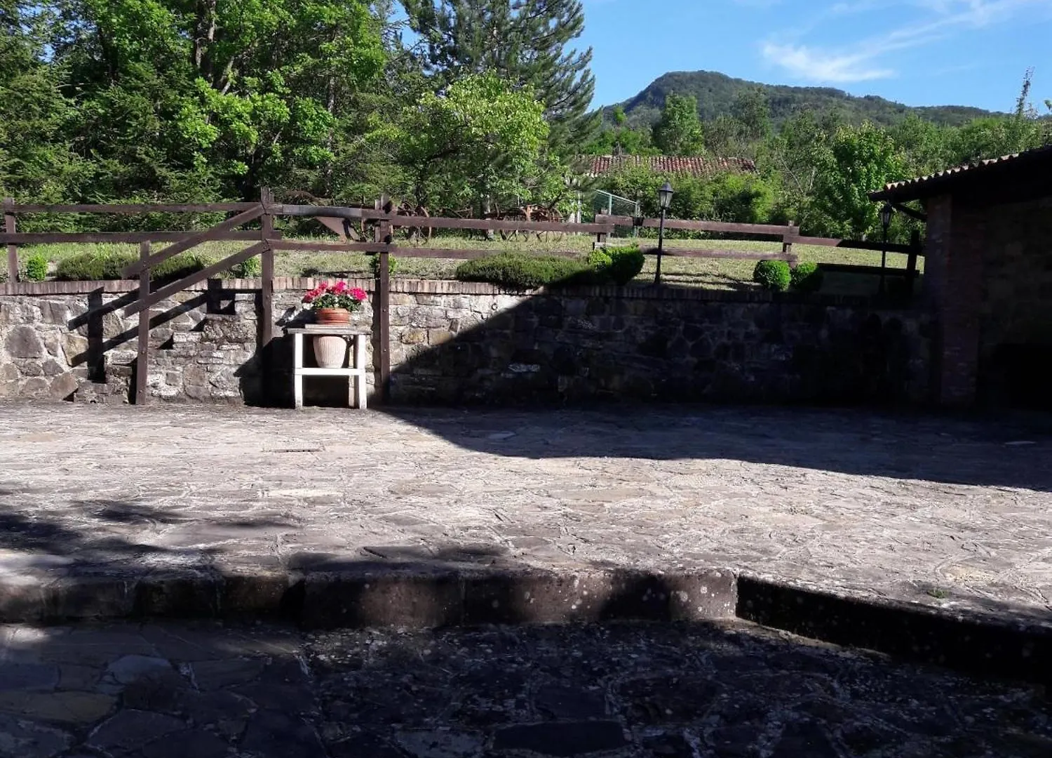 A Fine 2 Bedroom Stone House In Emila Piacenza