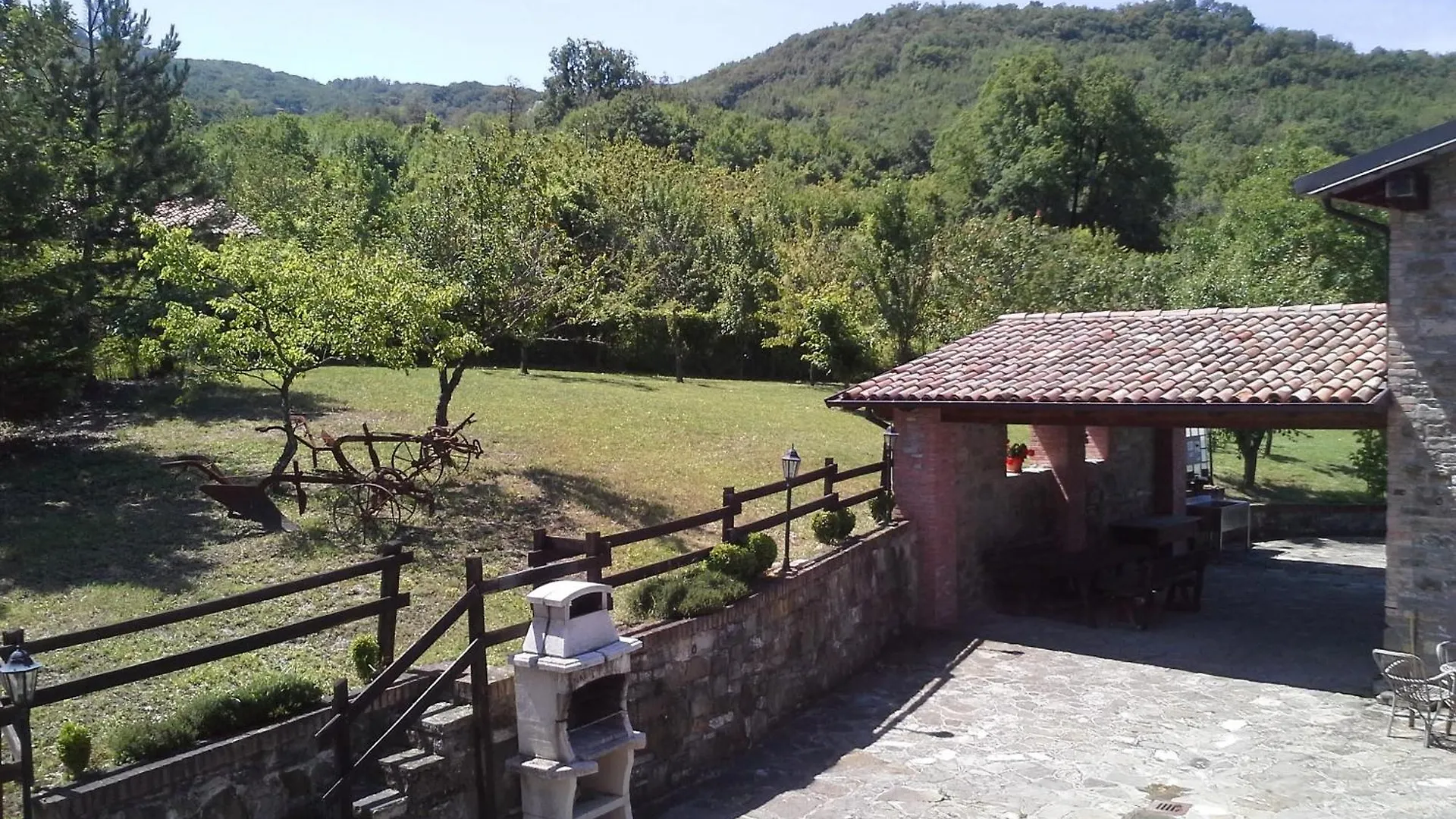 A Fine 2 Bedroom Stone House In Emila Piacenza
